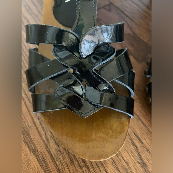 Solid Wood Base Leather Upper San Marina Black Patent Sz 38 Italy Heeled Sandals - Picture 3 of 11
